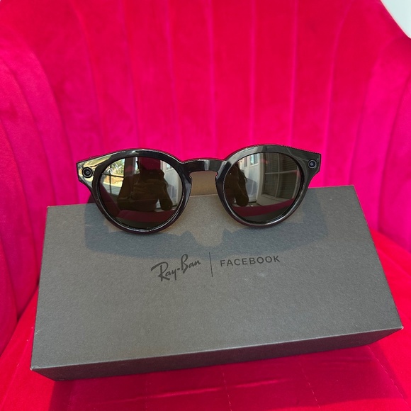 Ray-Ban Stories Round Smart Glasses – Shiny Black RW4003 - Picture 5 of 12